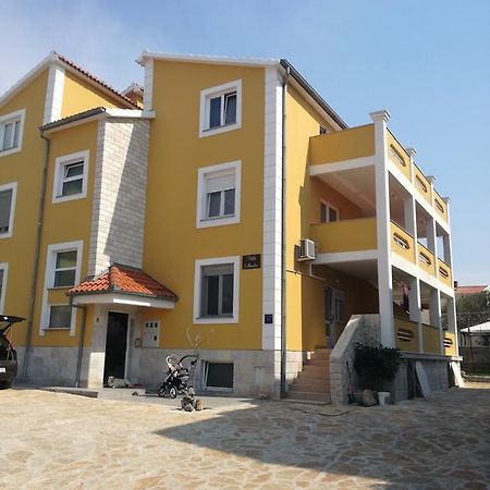 Apartments Lili Zadar Eksteriør billede